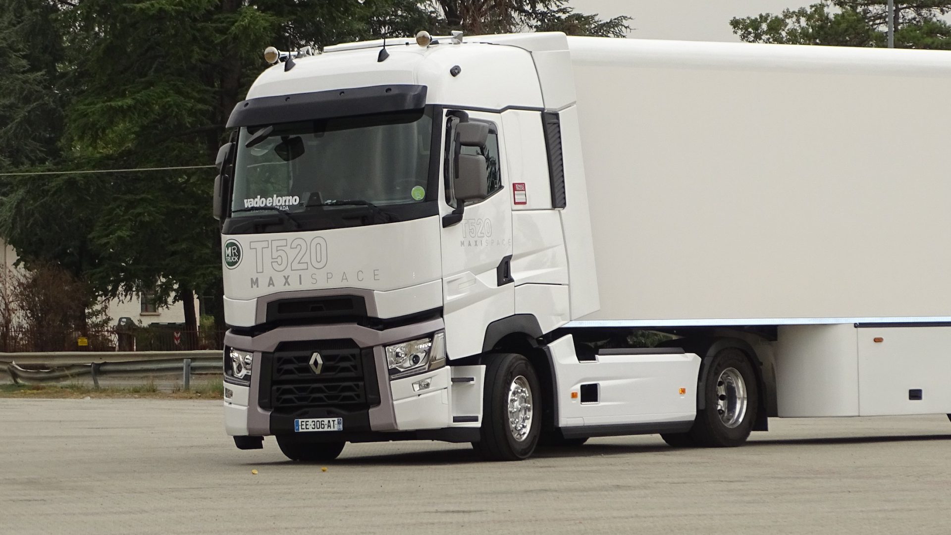 Renault T High 520, viaggio in prima classe Vado e Torno Web Renault T High 520, viaggio in prima classe Vado e Torno Web