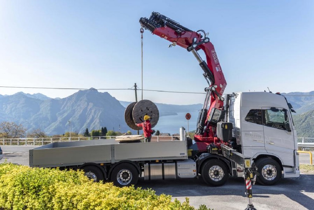 Fassi FX-Link in azione in cantiere