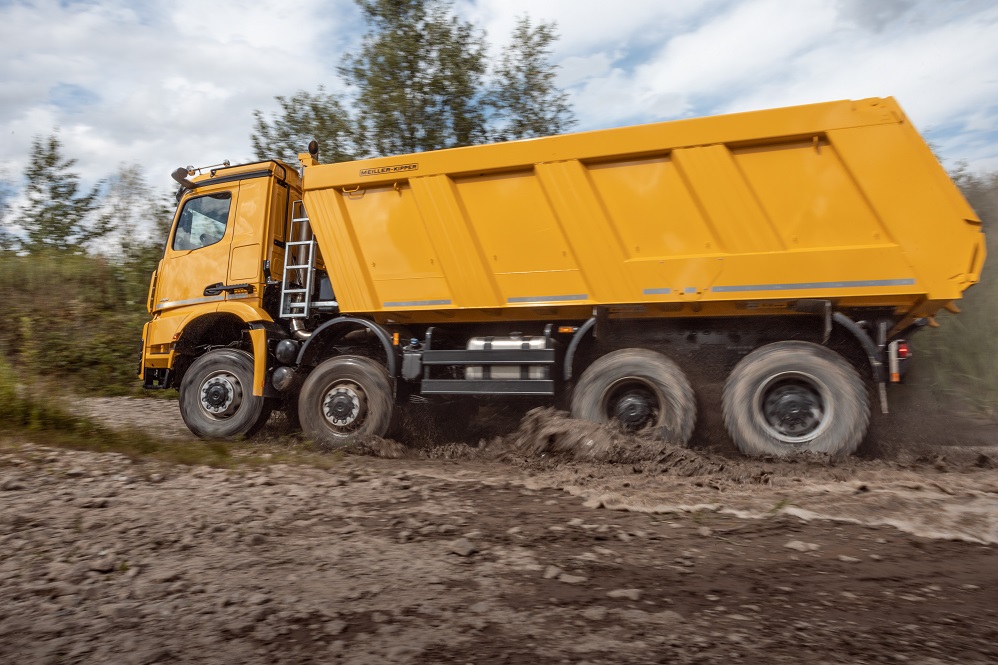 Mercedes-Benz Arocs 4145 K 8x4 una belva Arocs-lato