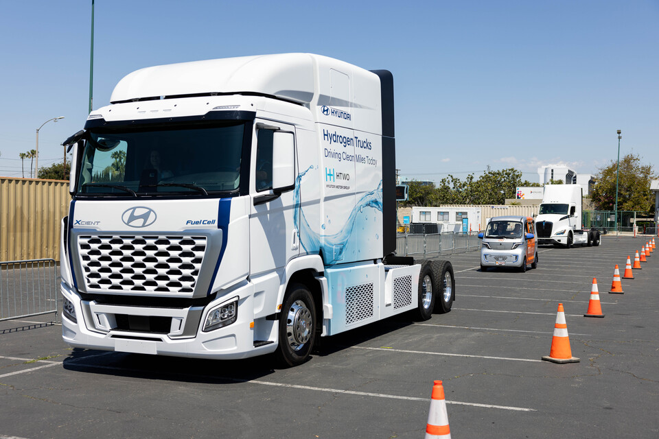 Hyundai Xcient