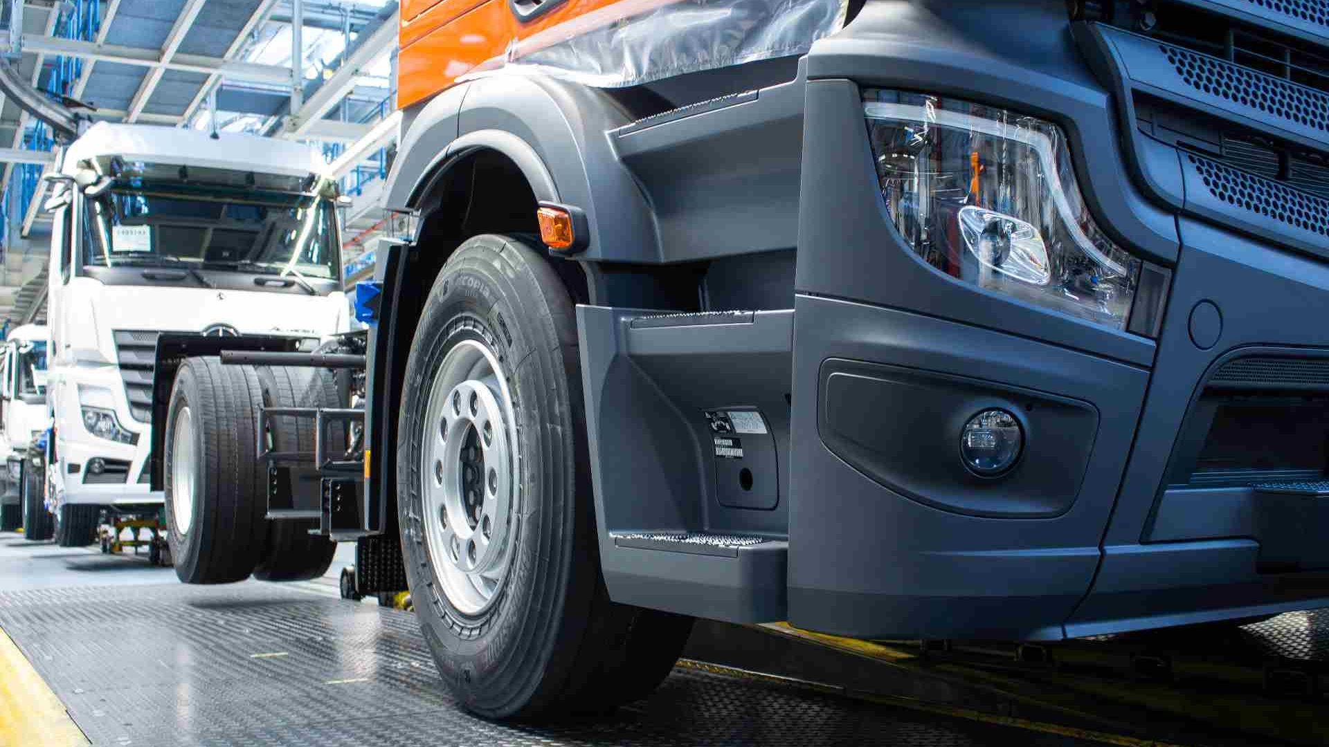 mercedes-eactros-400-3